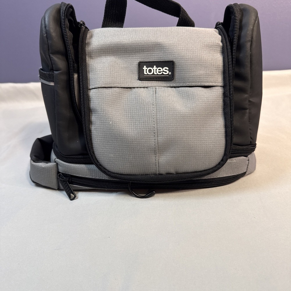 totes. Hanging Travel Toiletry Bag Organizer Black Gray Dopp Kit Cosmetics Case